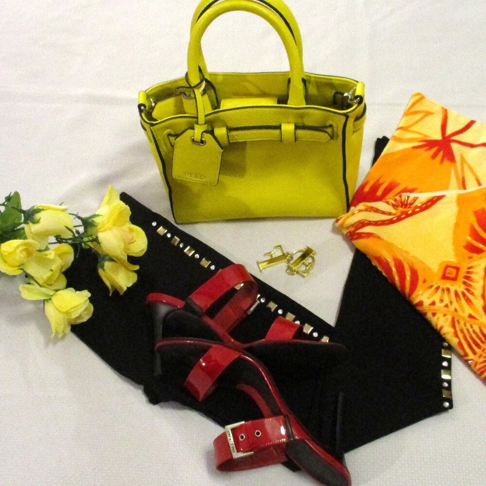 💛💖 REED KRAKOFF YELLOW SHOULDER BAG (SMALL) NWOT 💖💛